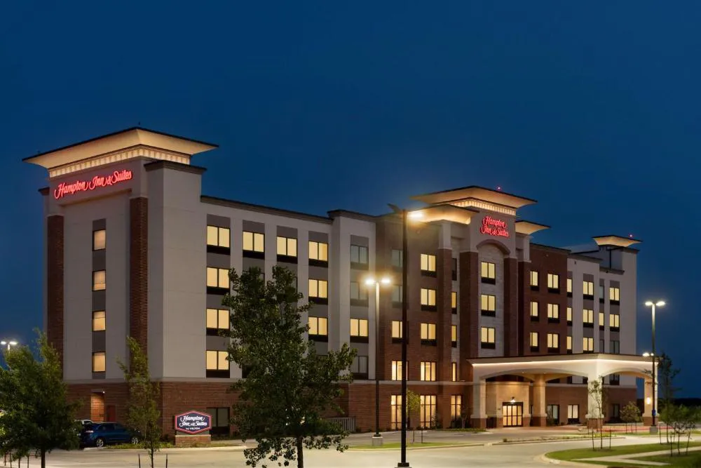 Hampton Inn & Suites Norman Conference Center Area hotel hero