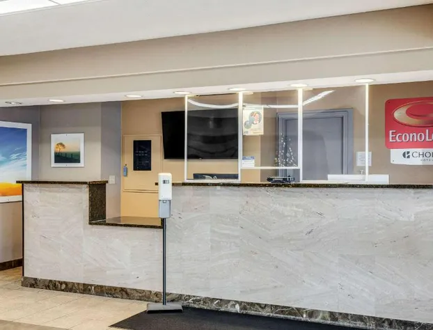 Econo Lodge Whitehall near Michigan's Adventure hotel detail image 2