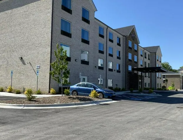 Country Inn & Suites by Radisson, Greensboro, NC hotel detail image 2