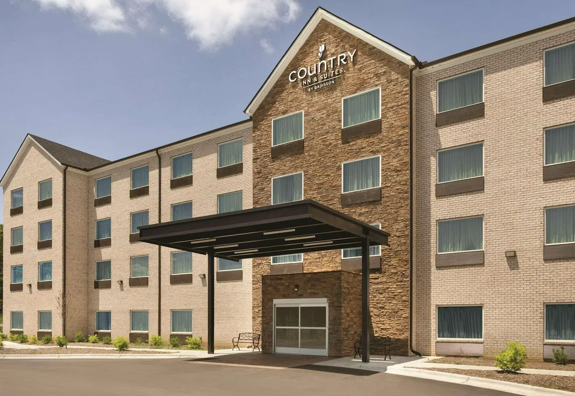 Country Inn & Suites by Radisson, Greensboro, NC hotel hero