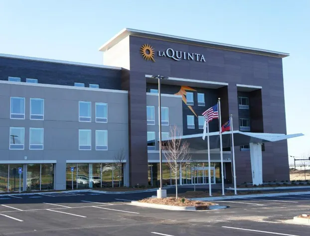 La Quinta Inn & Suites by Wyndham Braselton hotel detail image 2