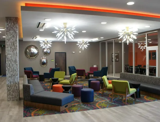 La Quinta Inn & Suites by Wyndham Braselton hotel detail image 3