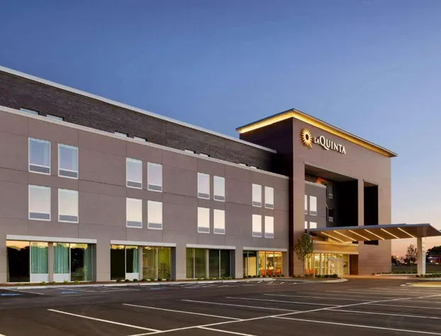 La Quinta Inn & Suites by Wyndham Braselton hotel detail image 1