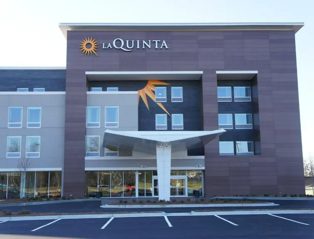 La Quinta Inn & Suites by Wyndham Braselton hotel detail image 2