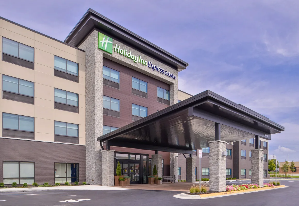 Holiday Inn Express & Suites Olathe West by IHG hotel hero