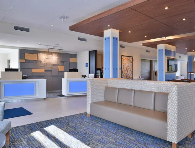 Holiday Inn Express & Suites Olathe West by IHG hotel detail image 3