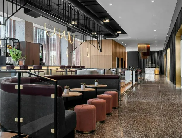 Renaissance Milwaukee West Hotel hotel detail image 4