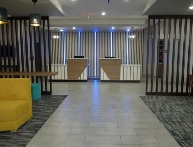 La Quinta Inn & Suites by Wyndham San Antonio Alamo City hotel detail image 3