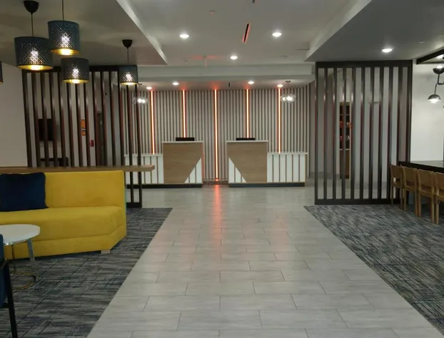 La Quinta Inn & Suites by Wyndham San Antonio Alamo City hotel detail image 4