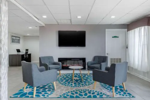 Suburban Studios at the University hotel hero