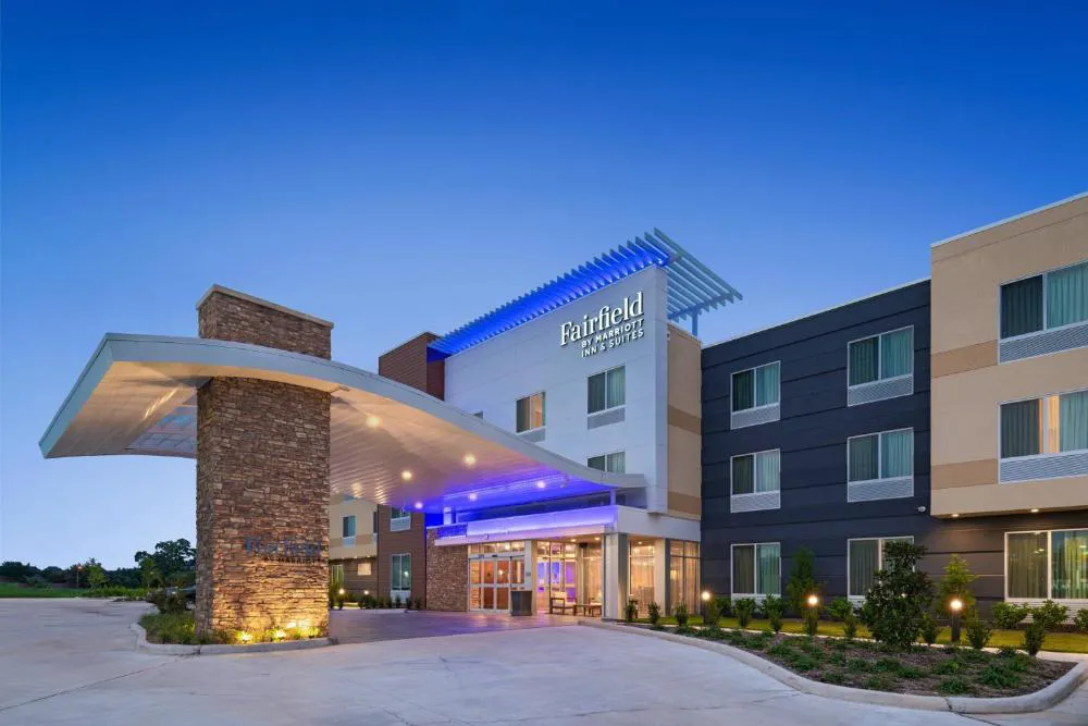 Fairfield Inn & Suites by Marriott Houston Richmond hotel hero