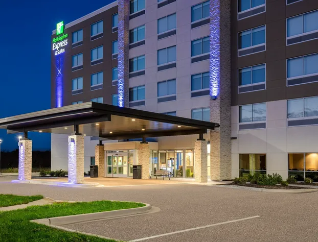 Holiday Inn Express & Suites Beloit by IHG hotel detail image 1