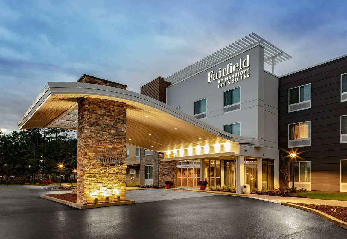 Fairfield Inn & Suites by Marriott Queensbury Glens Falls/Lake George Area hotel hero