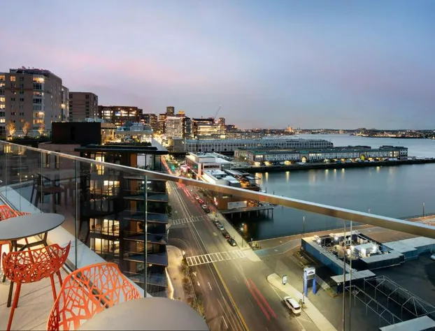 Hyatt Place Boston/Seaport District hotel detail image 4