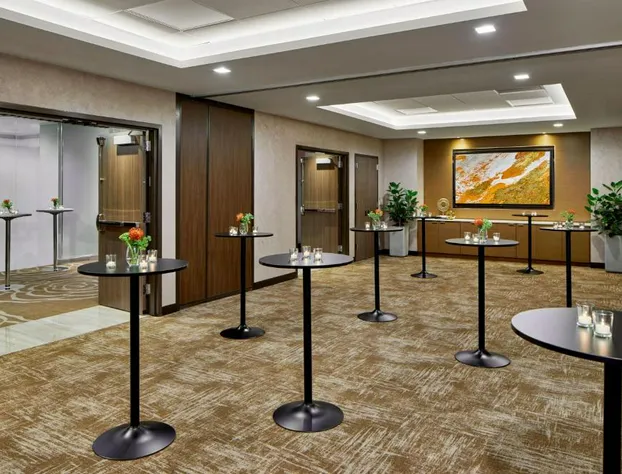 Courtyard by Marriott New York Manhattan/Midtown West hotel detail image 4