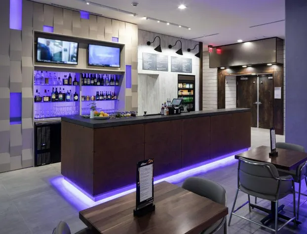 Courtyard by Marriott Houston Heights/I-10 hotel detail image 3