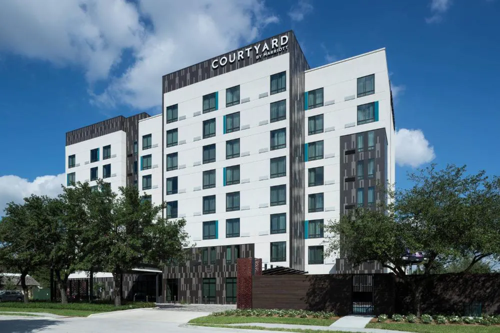 Courtyard by Marriott Houston Heights/I-10 hotel hero