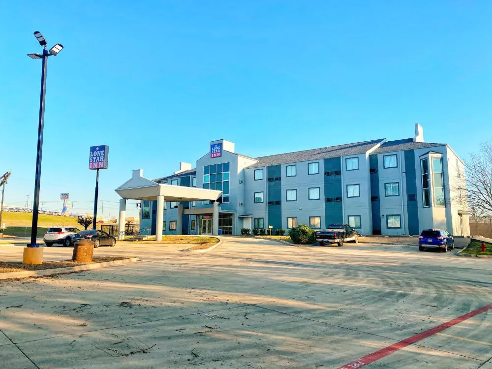 Lone Star Inn hotel hero