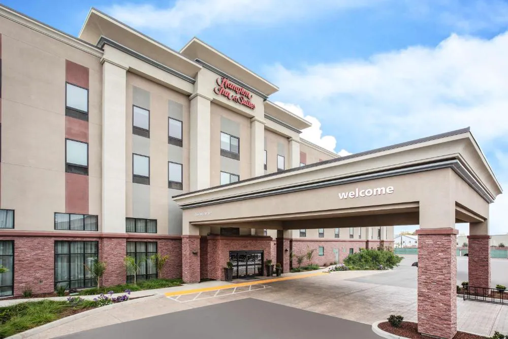 Hampton Inn & Suites Watsonville hotel hero