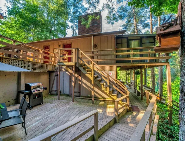 The Cascades Inn hotel detail image 2