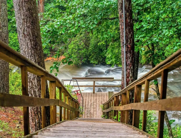 The Cascades Inn hotel detail image 3