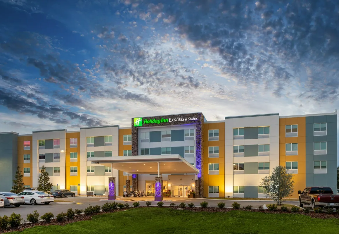 Holiday Inn Express & Suites Wildwood The Villages by IHG hotel hero