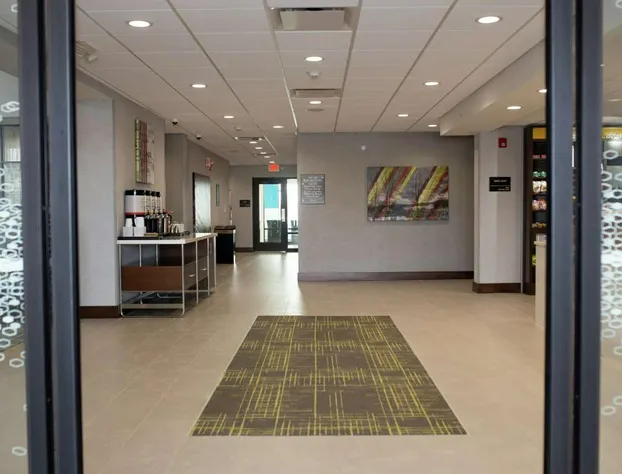 Hampton Inn & Suites Dundee hotel detail image 3