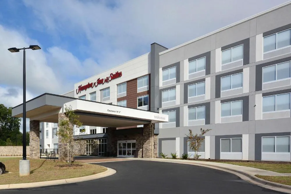 Hampton Inn & Suites by HIlton Charlotte North I 485 hotel hero
