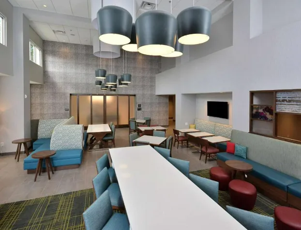 Hampton Inn & Suites by HIlton Charlotte North I 485 hotel detail image 3