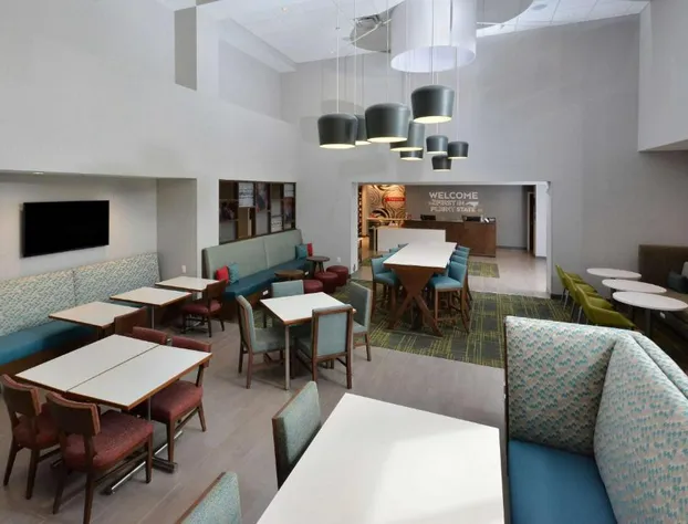 Hampton Inn & Suites by HIlton Charlotte North I 485 hotel detail image 4