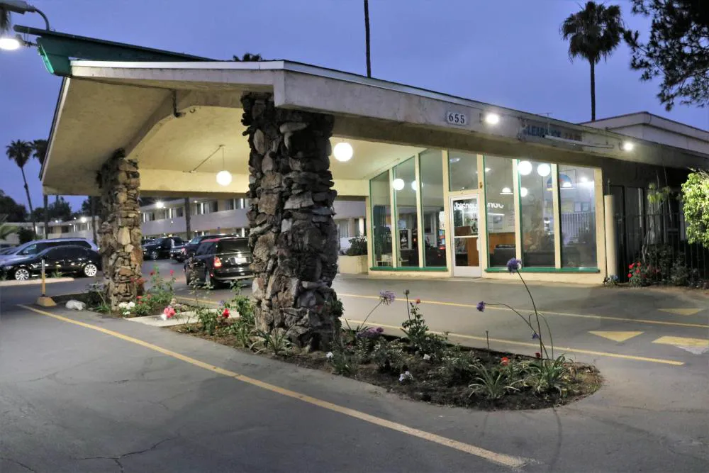 Valli Hi Motel hotel hero