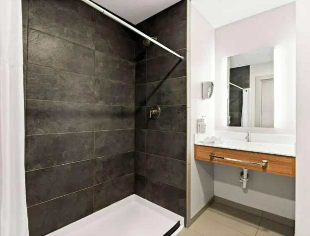 Holiday Inn Express & Suites George Quincy South by IHG hotel detail image 3