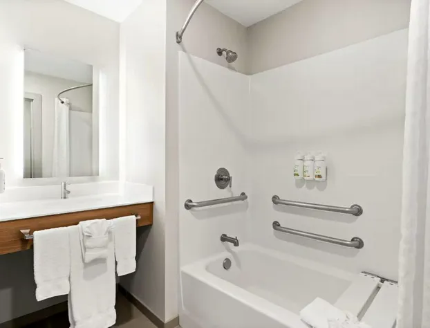 Holiday Inn Express & Suites George Quincy South by IHG hotel detail image 4