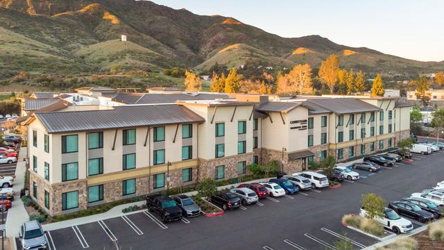 Courtyard by Marriott Thousand Oaks Agoura Hills hotel detail image 2