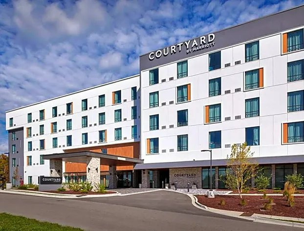 Courtyard by Marriott Petoskey at Victories Square hotel detail image 1