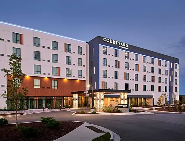 Courtyard by Marriott Petoskey at Victories Square hotel detail image 1
