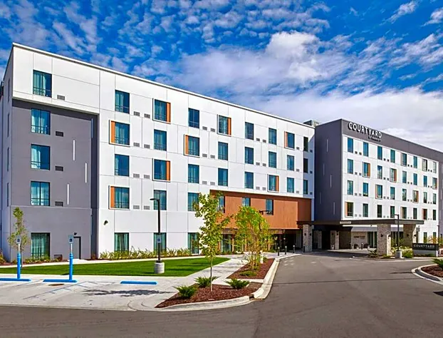 Courtyard by Marriott Petoskey at Victories Square hotel detail image 4