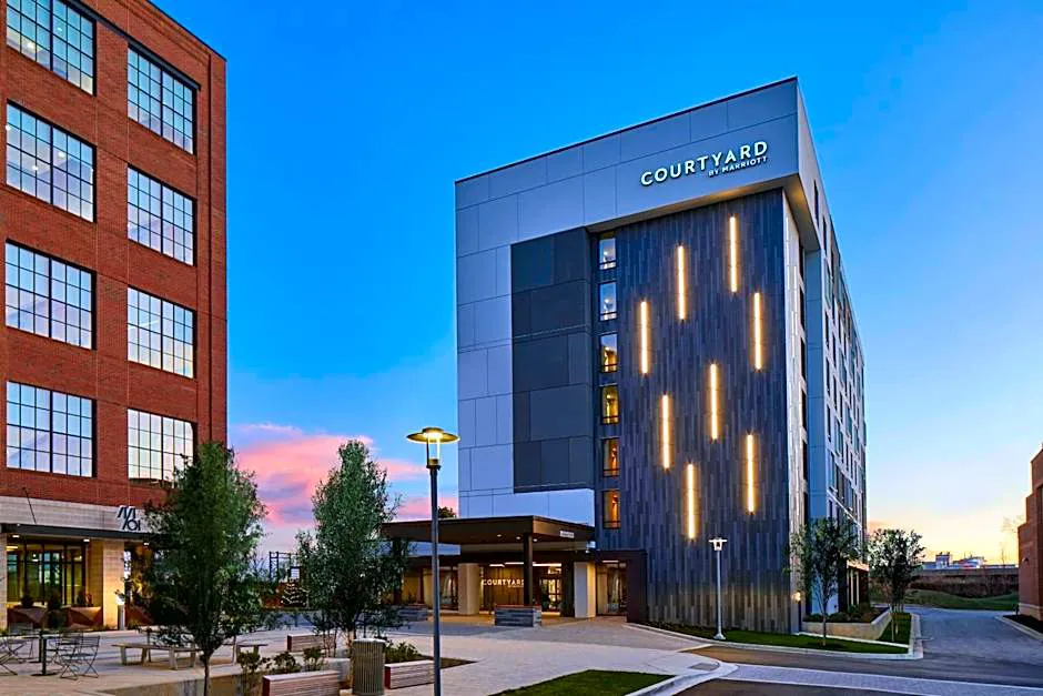 Courtyard by Marriott Baltimore Downtown/McHenry Row hotel hero