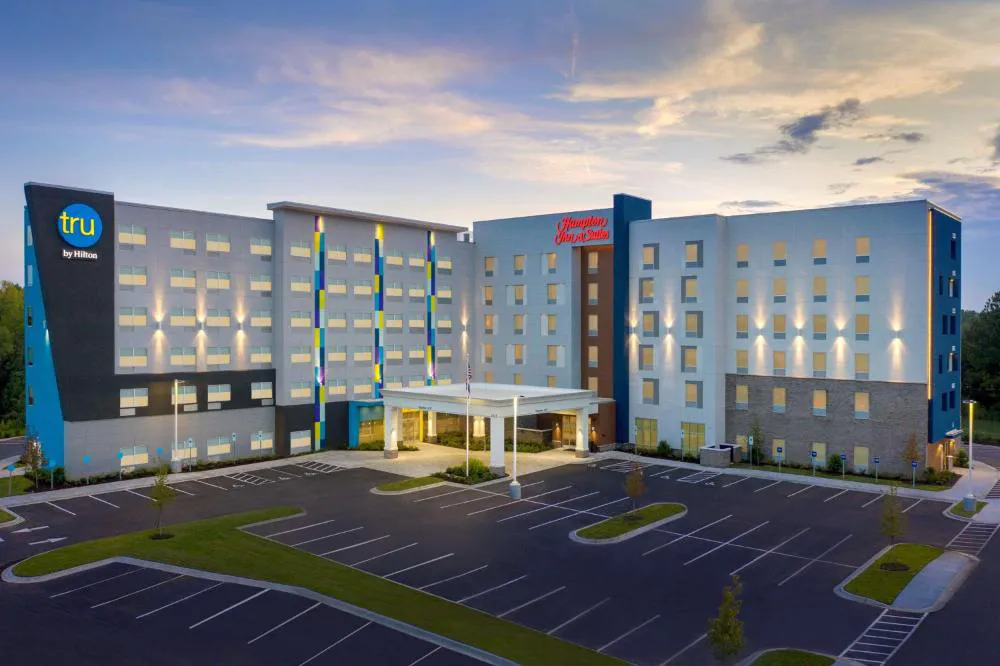 Hampton Inn & Suites Charlotte Airport Lake Pointe hotel hero