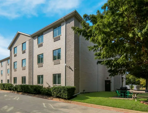 Quality Inn & Suites Roanoke - Fort Worth North hotel detail image 2