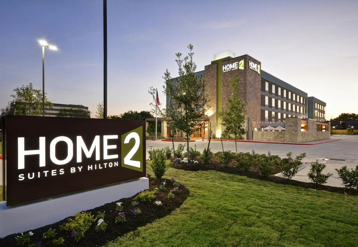 Home2 Suites by Hilton Des Moines at Drake University hotel hero