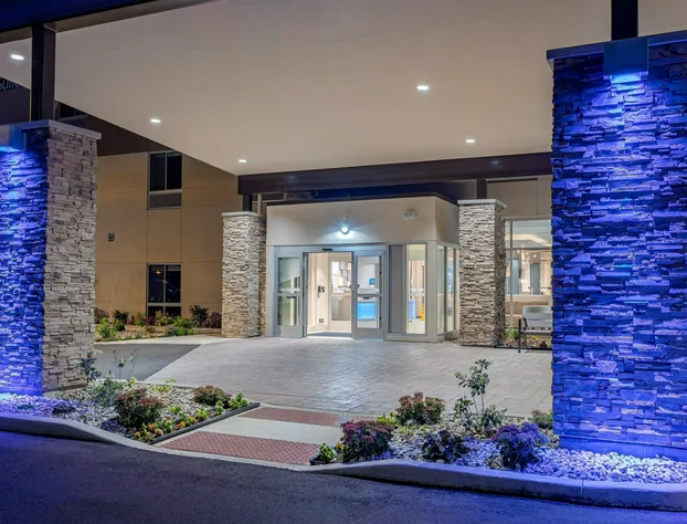 Holiday Inn Express & Suites Elkhart North by IHG hotel detail image 1