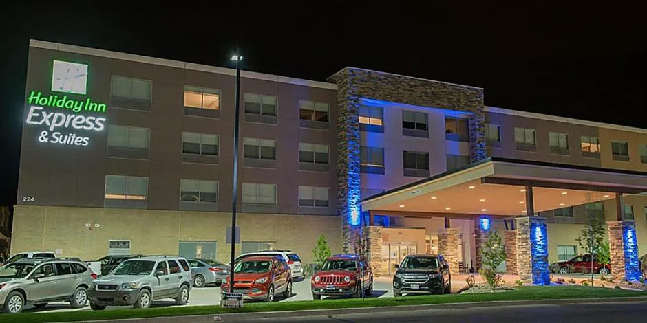 Holiday Inn Express & Suites Louisville N - Jeffersonville by IHG hotel hero