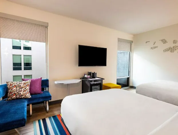 Aloft Savannah Downtown Historic District hotel detail image 3