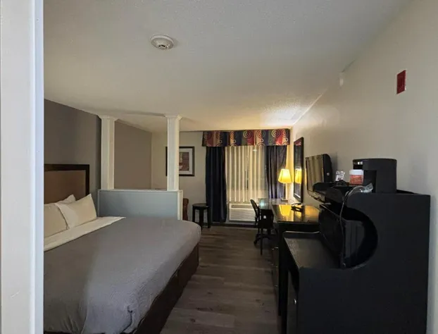 Quality Inn & Suites Woodstock near Lake Geneva hotel detail image 4