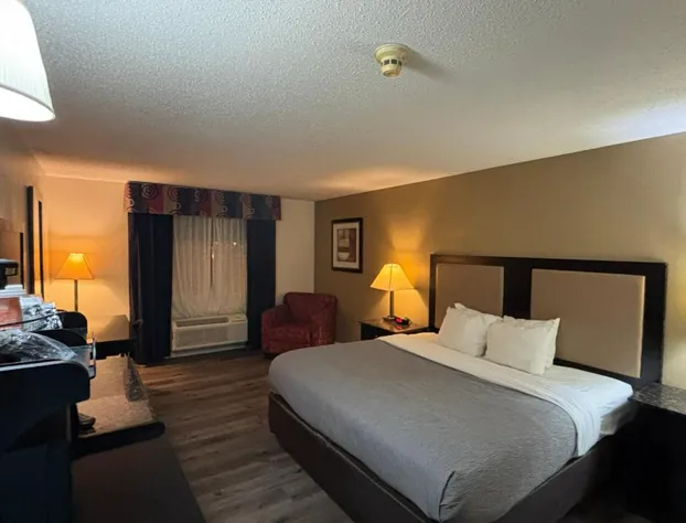 Quality Inn & Suites Woodstock near Lake Geneva hotel detail image 3