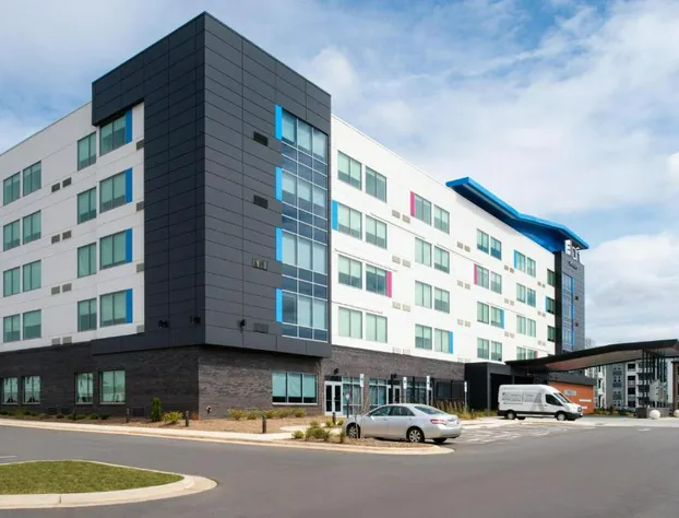 Aloft Charlotte Airport hotel detail image 2