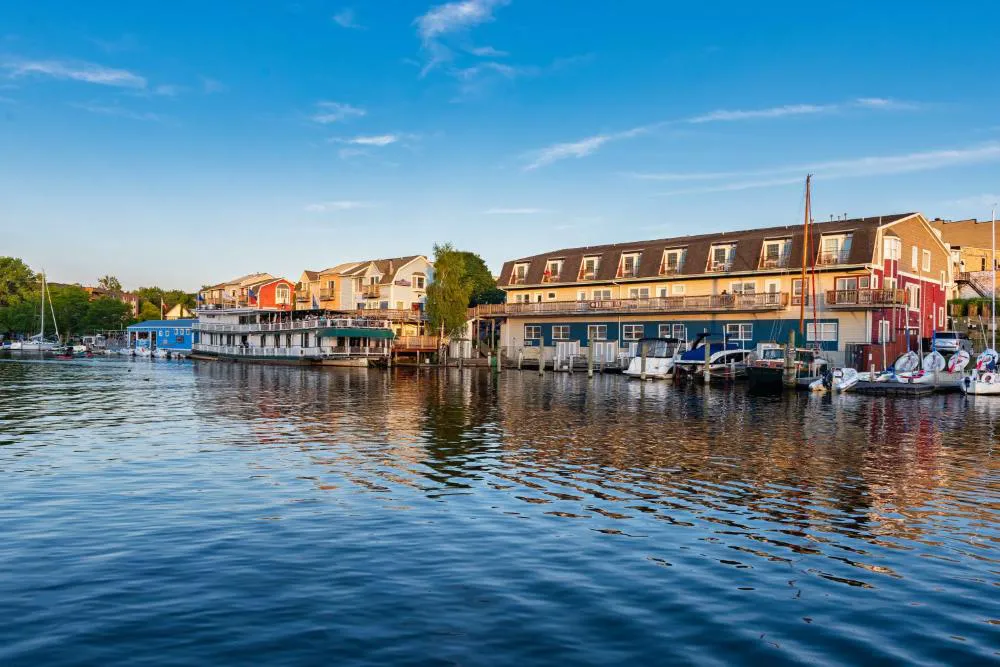 Old Harbor Inn hotel hero