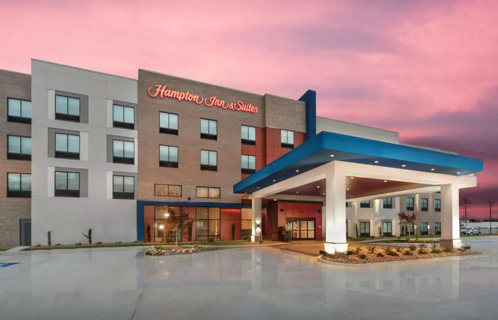 Hampton Inn & Suites Conway hotel hero