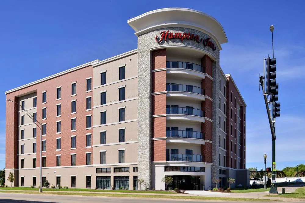 Hampton Inn Cedar Falls Downtown hotel hero